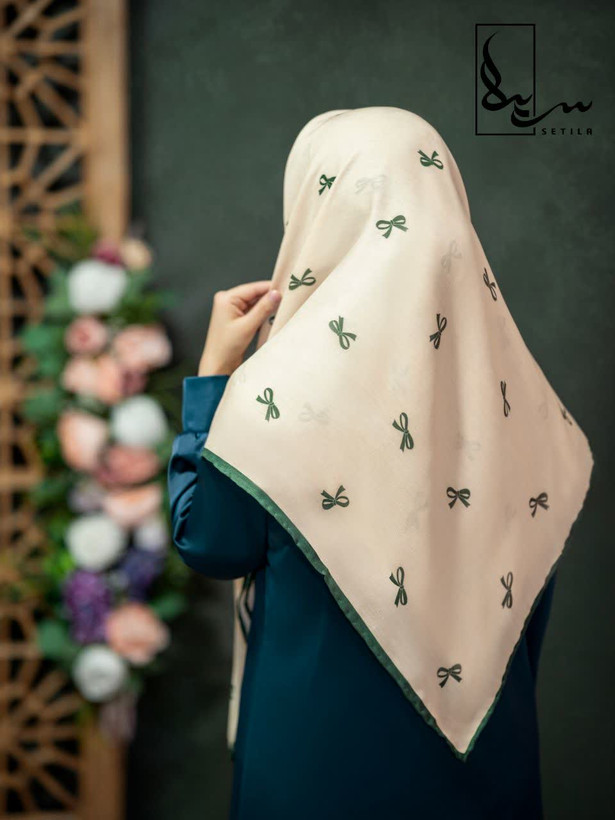 طرح پاپیون کرمسبز